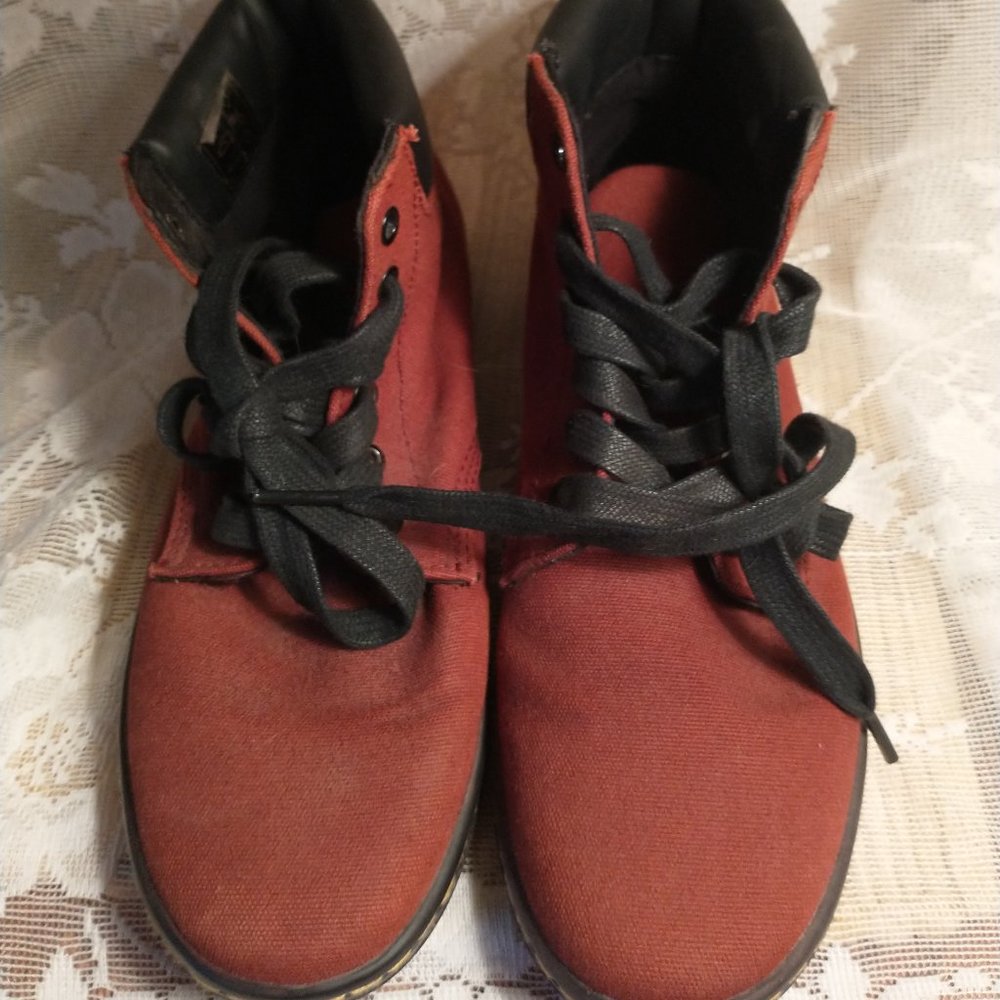 Dr Marten Maelly burgundy canvas ankle boots sz 6 Bonny Chukka lace up